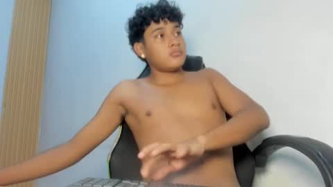 jacob_x21 online show from 06-25-26, 03:49