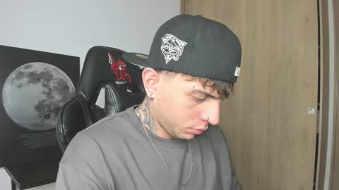 jacobb116 online show from 11-08-25, 01:28