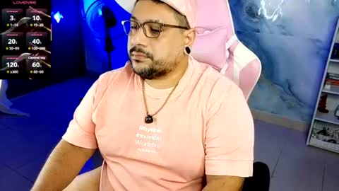 Snapshot of jacoob_woods chatting on 06-24-26, 12:15 daddy sir master bear online show from 06-24-26, 12:15
