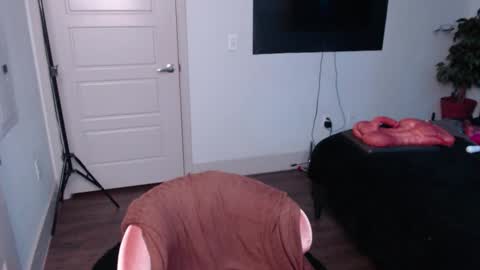 Jade online show from 11-19-25, 06:46