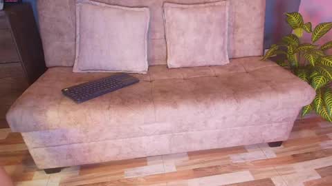 Snapshot of jade_brunnette chatting on 04-22-26, 08:21 Jade Brunete online show from 04-22-26, 08:21