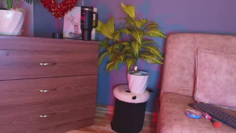 Snapshot of jade_brunnette chatting on 05-07-26, 08:25 Jade Brunete online show from 05-07-26, 08:25