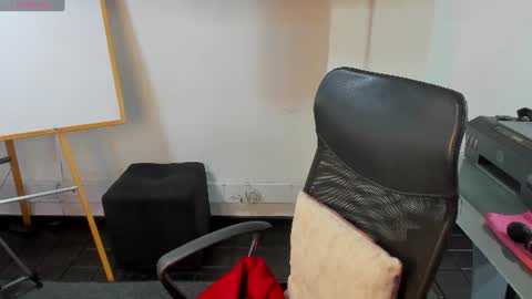Snapshot of jade_connor chatting on 07-18-26, 07:28 jade_connor online show from 07-18-26, 07:28