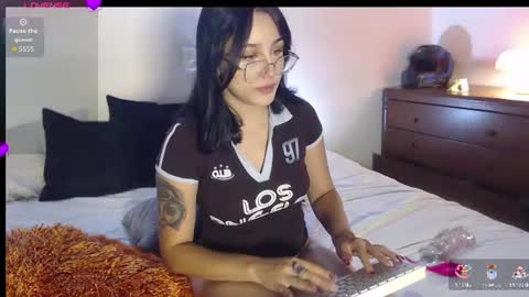 jade_evergreen_99 online show from 07-10-26, 08:11
