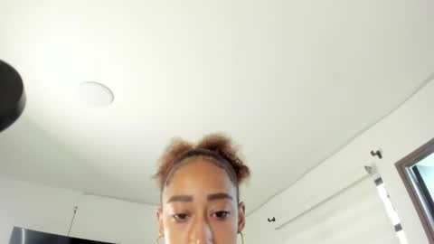 Snapshot of jade_obi chatting on 04-29-26, 01:48 Jade smile online show from 04-29-26, 01:48