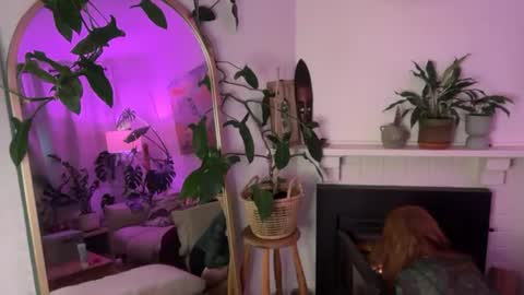 Snapshot of jade_slade chatting on 06-24-26, 03:05 Jade Slade online show from 06-24-26, 03:05