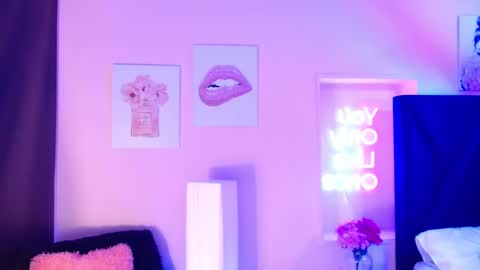 Snapshot of jade_storm_ chatting on 09-13-25, 04:12 JADE online show from 09-13-25, 04:12