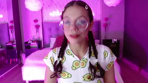 Snapshot of jade_storm_ chatting on 10-04-25, 04:10 JADE online show from 10-04-25, 04:10