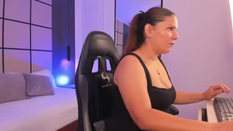Snapshot of jade_swann chatting on 07-13-26, 01:47 J A D E online show from 07-13-26, 01:47