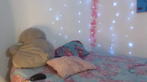 Jade Watson online show from 12-17-25, 05:13