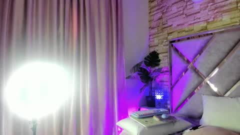 Snapshot of jade_white_ chatting on 09-17-25, 12:51 jade white online show from 09-17-25, 12:51