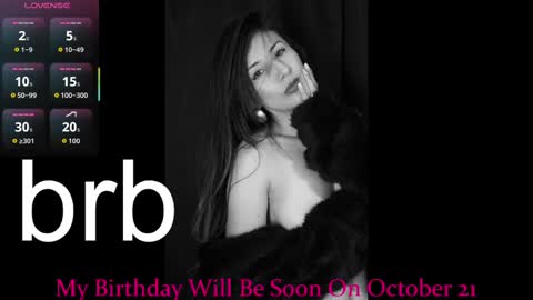 jade white  online show from 09-20-25, 12:17