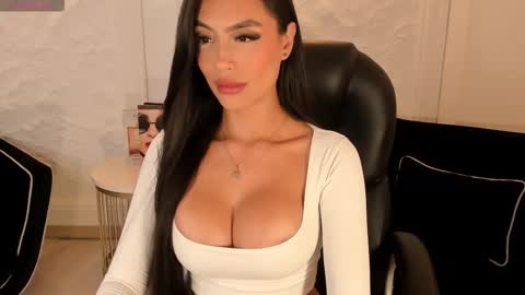 Snapshot of jadeevansx chatting on 01-15-26, 05:49 JADE EVANS online show from 01-15-26, 05:49