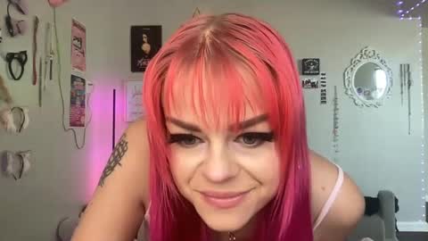 Snapshot of jadeisabel chatting on 10-08-25, 03:53 Jade Isabel online show from 10-08-25, 03:53