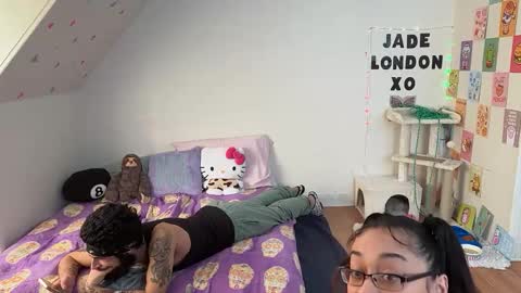 Snapshot of jadelondonxo chatting on 02-28-25, 08:50 Jade online show from 02-28-25, 08:50