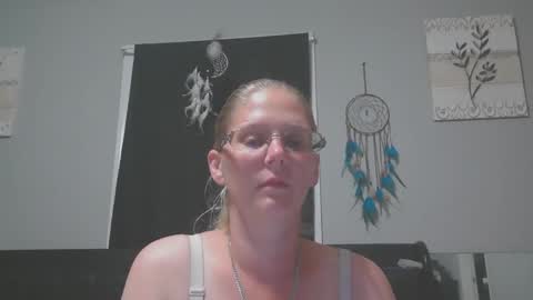 Snapshot of jadeluv chatting on 04-21-26, 01:42 JadeLuv online show from 04-21-26, 01:42