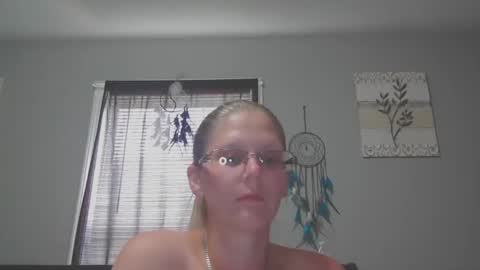 Snapshot of jadeluv chatting on 06-05-26, 04:35 JadeLuv online show from 06-05-26, 04:35