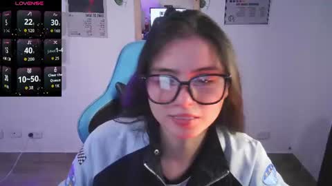 Snapshot of jademonet_ chatting on 06-19-26, 05:01 Jade 3 online show from 06-19-26, 05:01