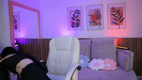 Snapshot of jadesummerr chatting on 06-19-26, 11:36 Jade Summer online show from 06-19-26, 11:36