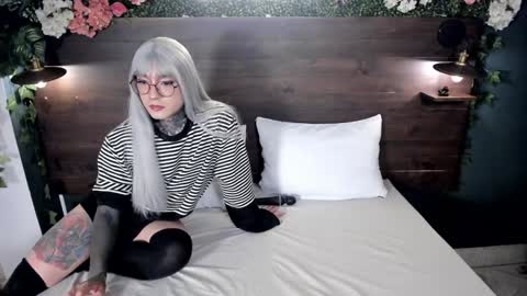 Snapshot of jadeykhada chatting on 01-16-25, 11:27 Jade Khada online show from 01-16-25, 11:27