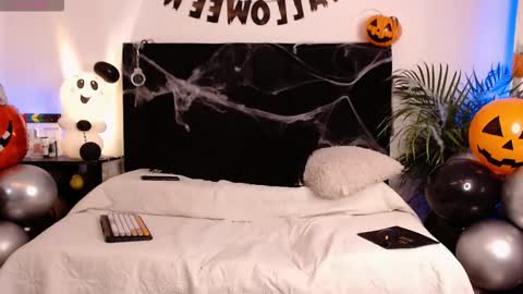 Jaiden online show from 10-31-25, 04:24