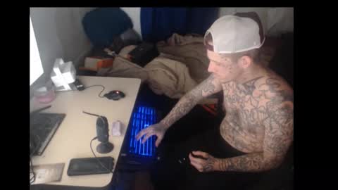 showingitoff online show from 12-05-25, 06:44