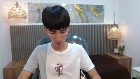 Snapshot of jake_evanss_ chatting on 10-31-25, 01:01 JAKE online show from 10-31-25, 01:01