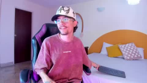Snapshot of jake_miller__ chatting on 04-25-26, 01:03 Jake online show from 04-25-26, 01:03