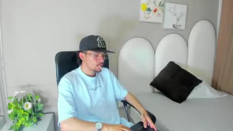 Snapshot of jake_miller__ chatting on 05-01-26, 07:18 Jake online show from 05-01-26, 07:18