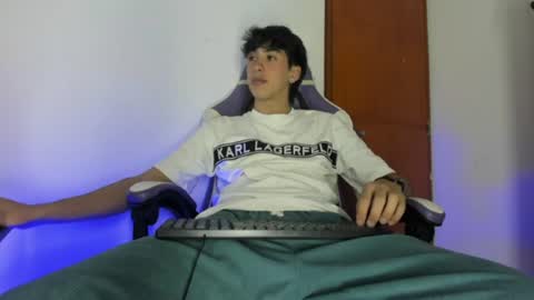 Snapshot of jake_tripp__ chatting on 03-27-26, 05:02 jake online show from 03-27-26, 05:02