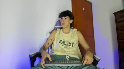 Snapshot of jake_tripp__ chatting on 04-06-26, 01:58 jake online show from 04-06-26, 01:58