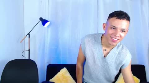 Snapshot of jakee_18 chatting on 12-04-25, 03:10 Jake online show from 12-04-25, 03:10