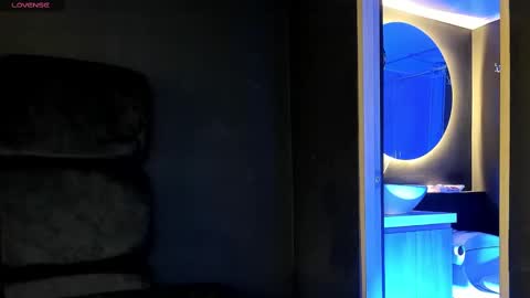 Snapshot of jakee_brown chatting on 03-07-25, 02:34 Santiago online show from 03-07-25, 02:34