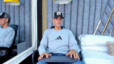 jakemoxleey online show from 01-03-25, 12:19