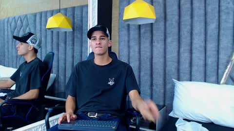 jakemoxleey online show from 01-12-25, 12:44