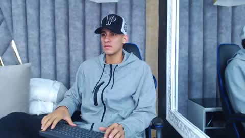 jakemoxleey online show from 02-09-25, 12:19