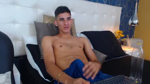 jakemoxleey online show from 02-25-25, 03:27