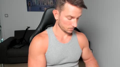 Muscle beast P online show from 12-14-24, 09:51