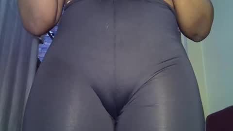 Snapshot of jalia12 chatting on 06-08-26, 10:21 jalia12 online show from 06-08-26, 10:21