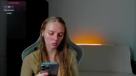 Snapshot of jam_cream chatting on 06-19-26, 10:30 Sofia online show from 06-19-26, 10:30