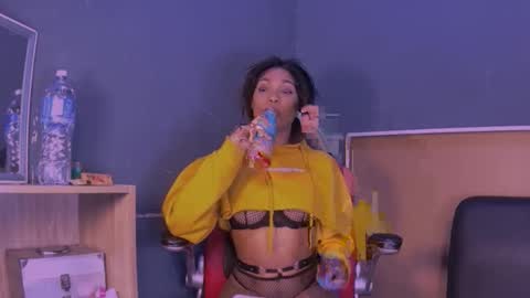 Snapshot of jamaicanbabex chatting on 01-14-25, 01:49 jamaicanbabex online show from 01-14-25, 01:49