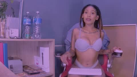 Snapshot of jamaicanbabex chatting on 02-14-25, 01:45 jamaicanbabex online show from 02-14-25, 01:45