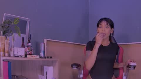 Snapshot of jamaicanbabex chatting on 02-19-25, 09:47 jamaicanbabex online show from 02-19-25, 09:47