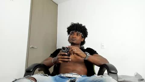 james_makony_1 online show from 12-23-24, 10:33