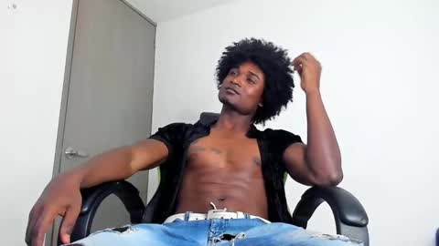 james_makony_1 online show from 12-30-24, 02:09