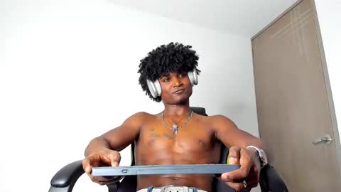 james_makony_1 online show from 01-15-25, 08:51