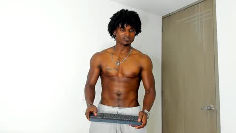 james_makony_1 online show from 02-11-25, 07:02