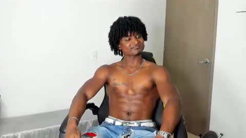 james_makony_1 online show from 02-12-25, 05:47