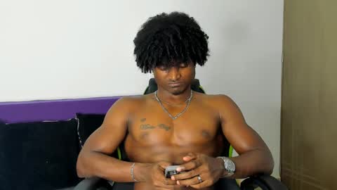 james_makony_1 online show from 02-18-25, 08:16