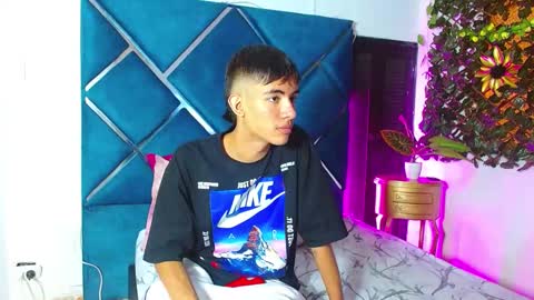 Snapshot of jamesconnor001 chatting on 11-17-25, 07:08 James online show from 11-17-25, 07:08